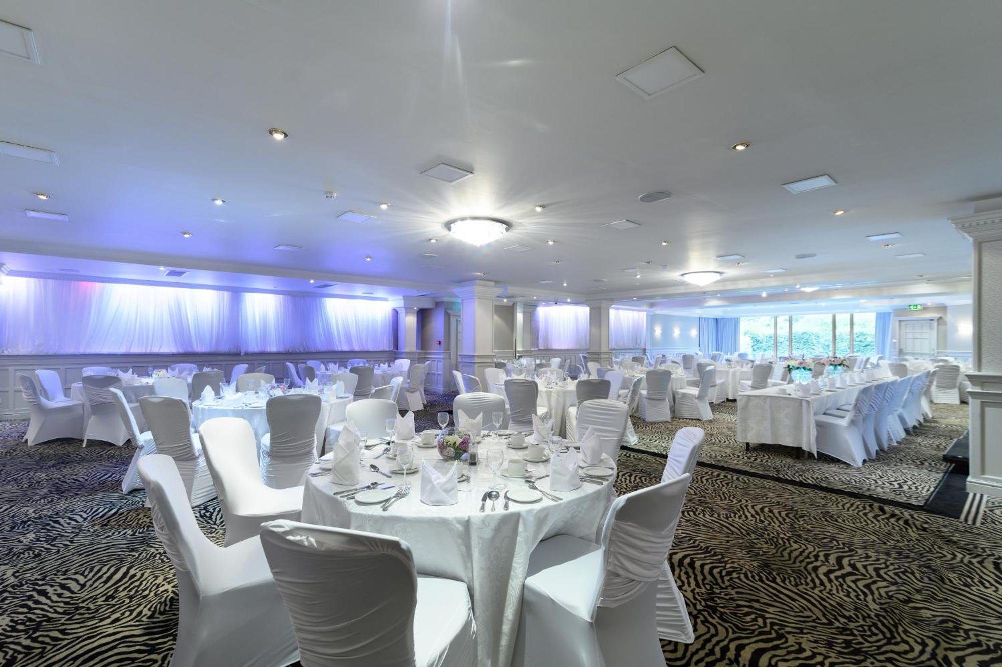 Glynhill & Near Airport Hotel 4*