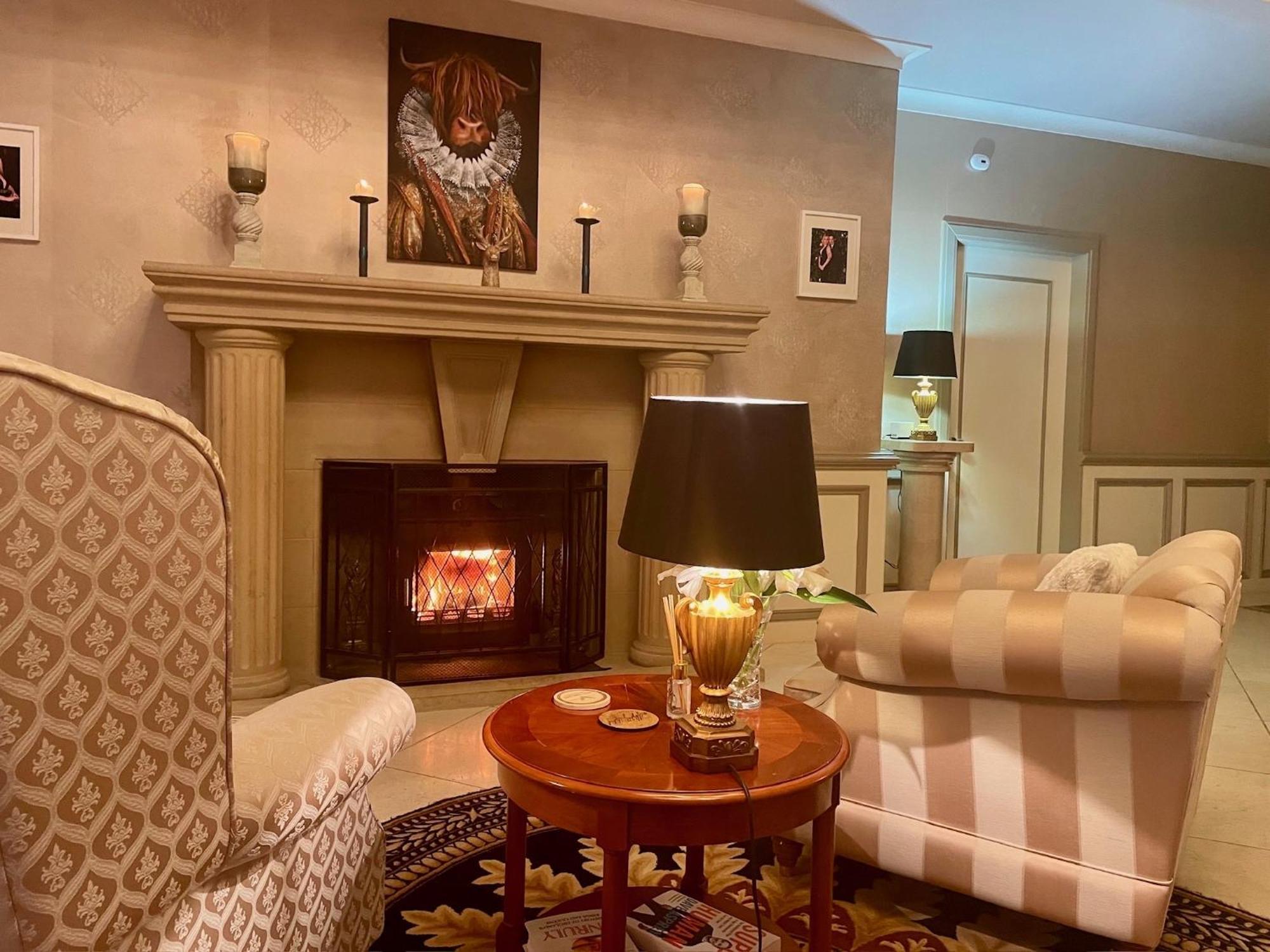 Finn Village Loch Lomond - The Black With Private Jacuzzi-style Bath Homestay