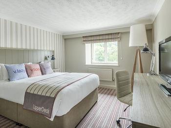 Village 4* Glasgow