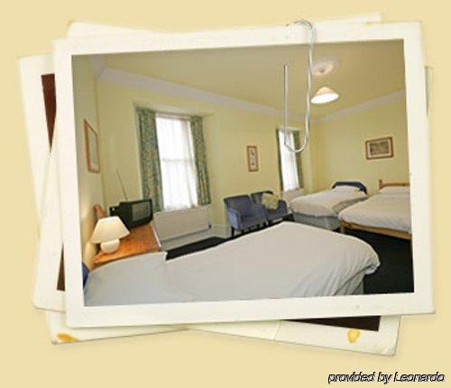 Sandyford Hotel 3*