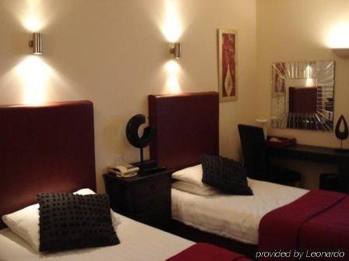 Sandyford Hotel