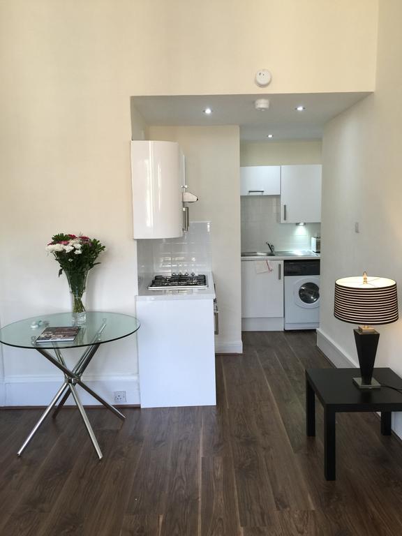 Trefoil - 2 Bedrooms Glasgow