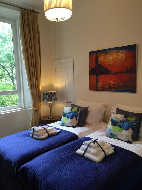 Trefoil - 2 Bedrooms * Glasgow
