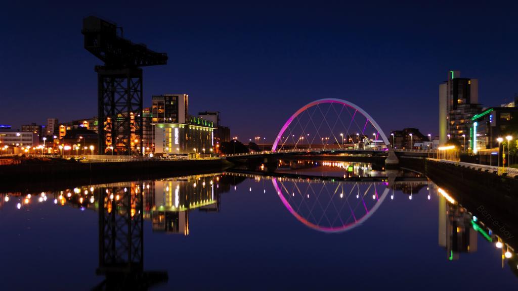 Apartment City Centre Flat With River Views And Parking Glasgow