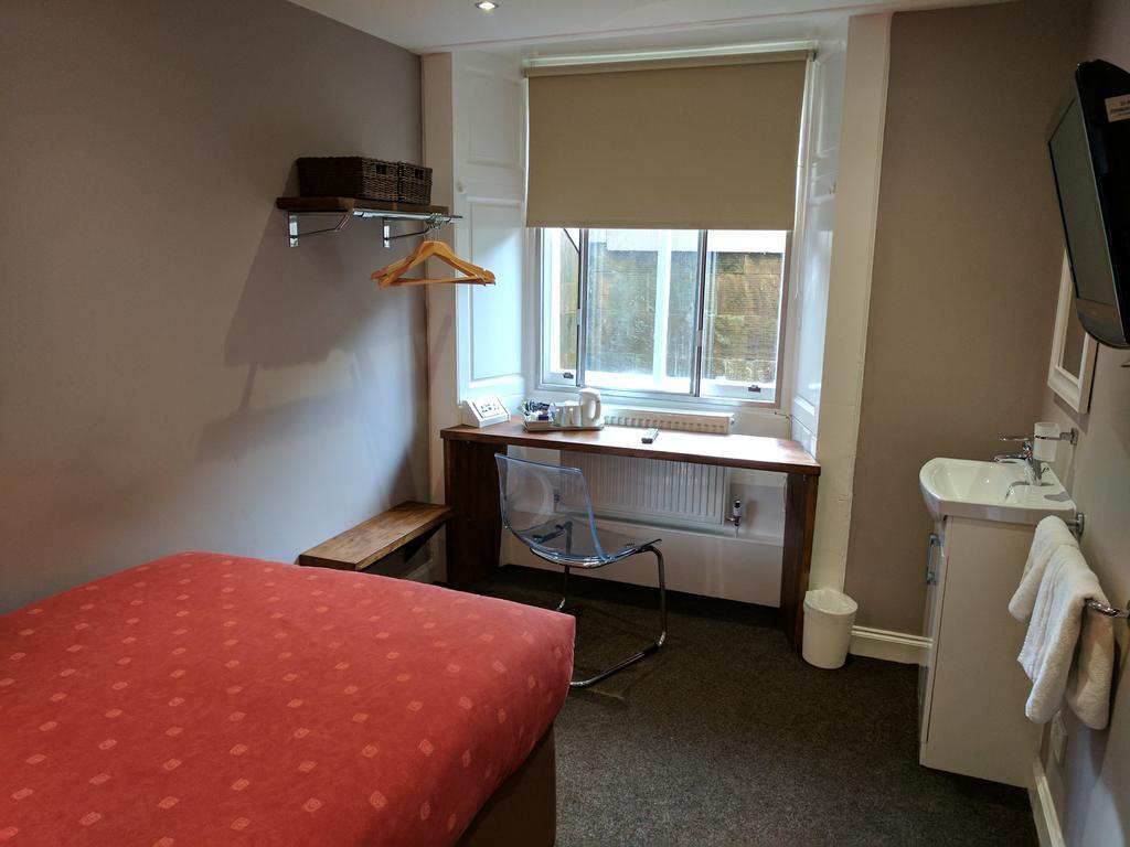 The Kelvin West End Guest house 2*