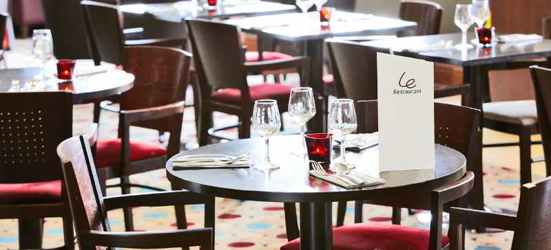 Premier Braehead Hotel 3*