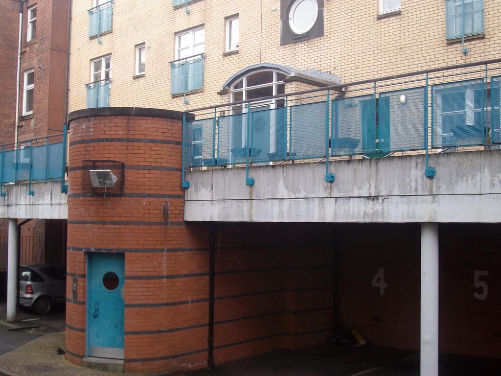 My House Barrowland A With Free Parking *