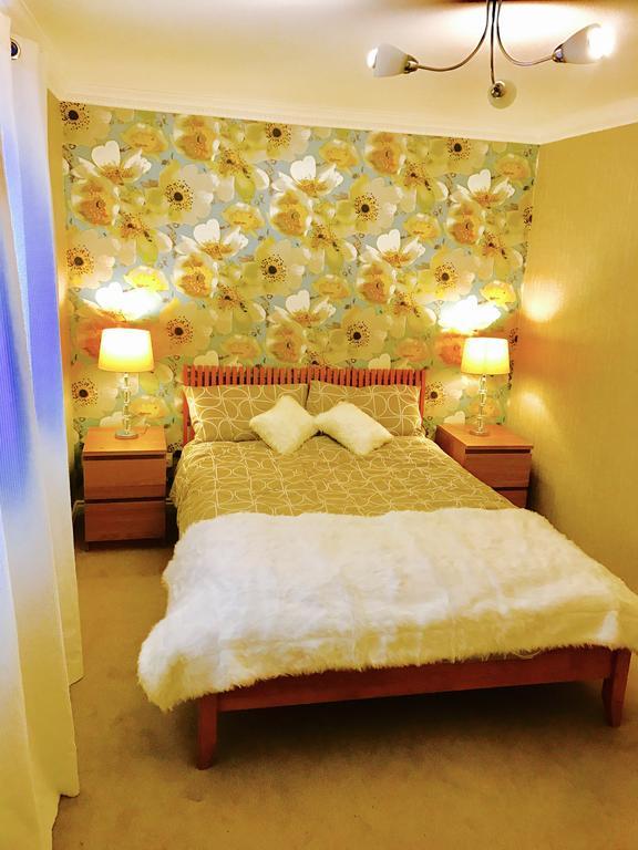 Apartment City Centre Flat With River Views And Parking Glasgow