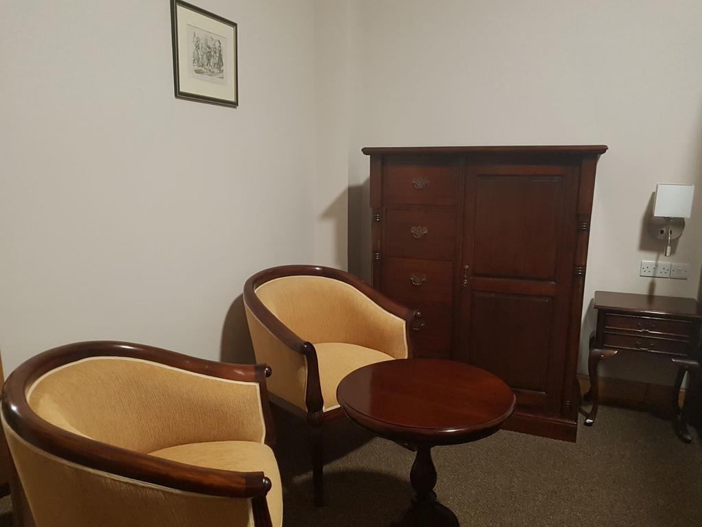 Crosshill House 4*