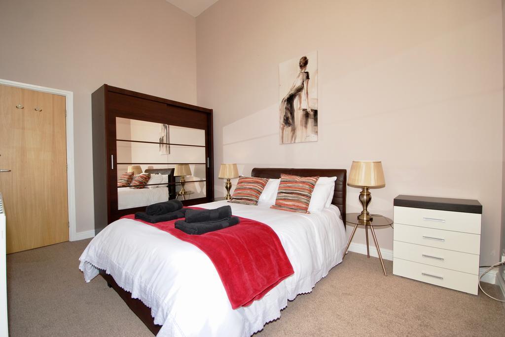 Terracotta - City Centre Apartment *