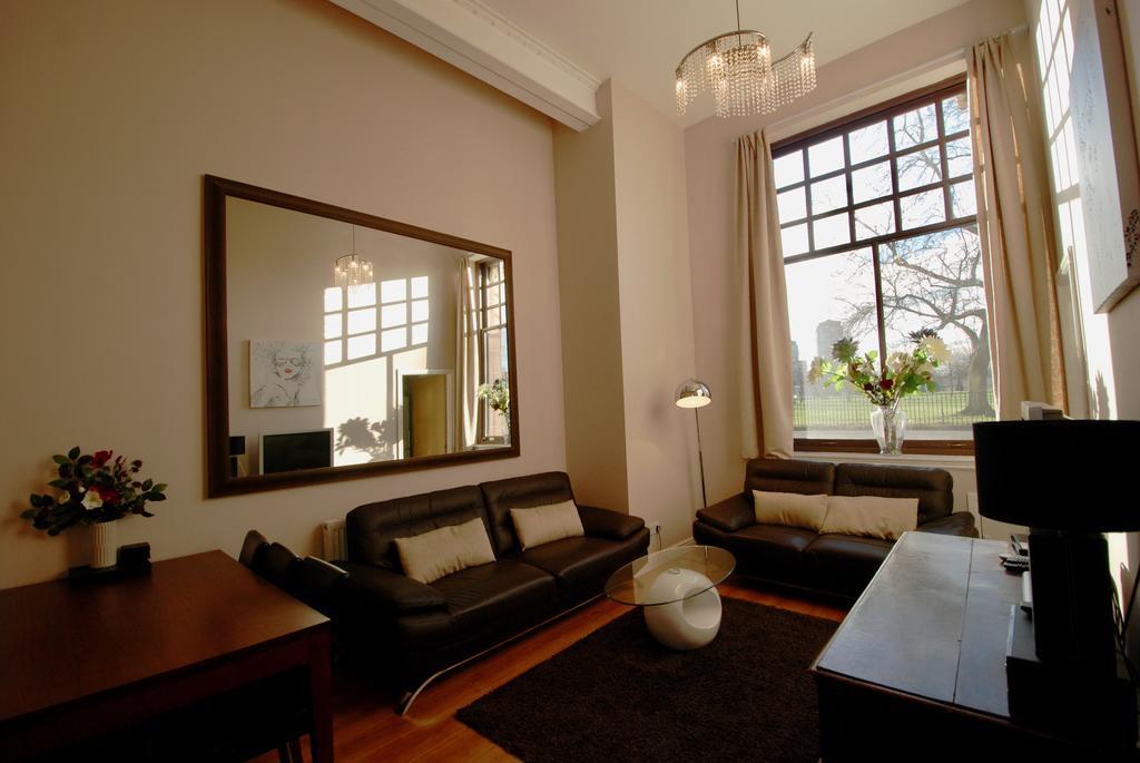 Terracotta - City Centre Apartment