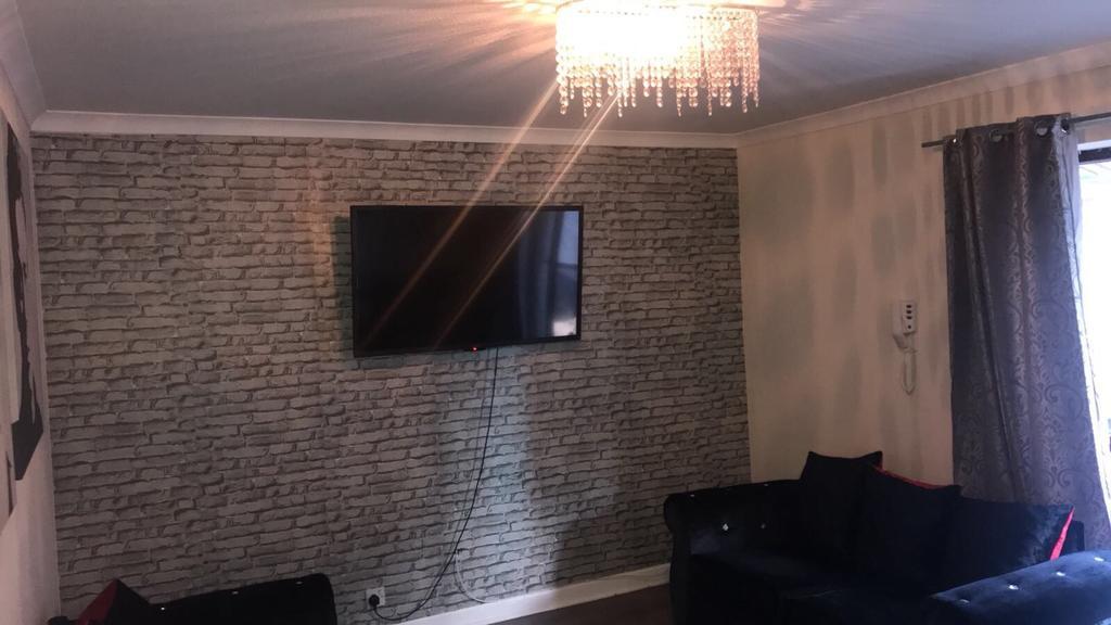 Minerva Court Two-bedroom * Glasgow