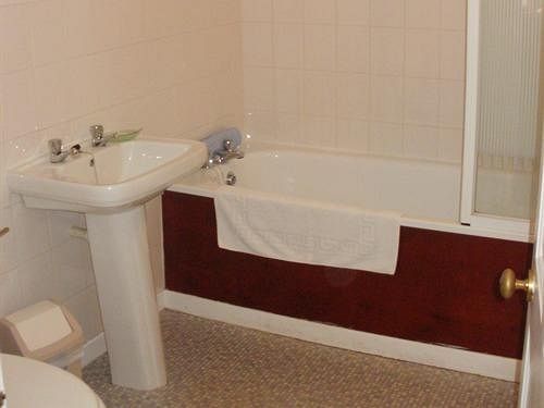 Manor Park Guest house 3*