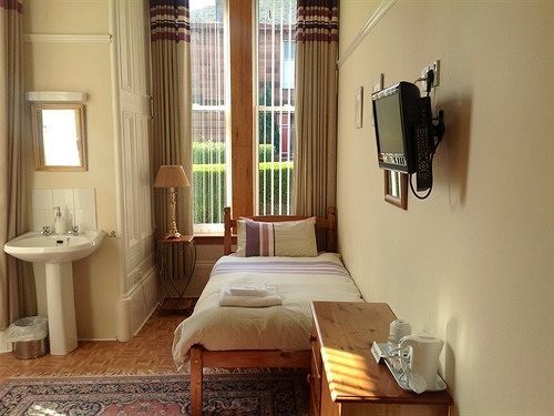 Craigpark Apartment *