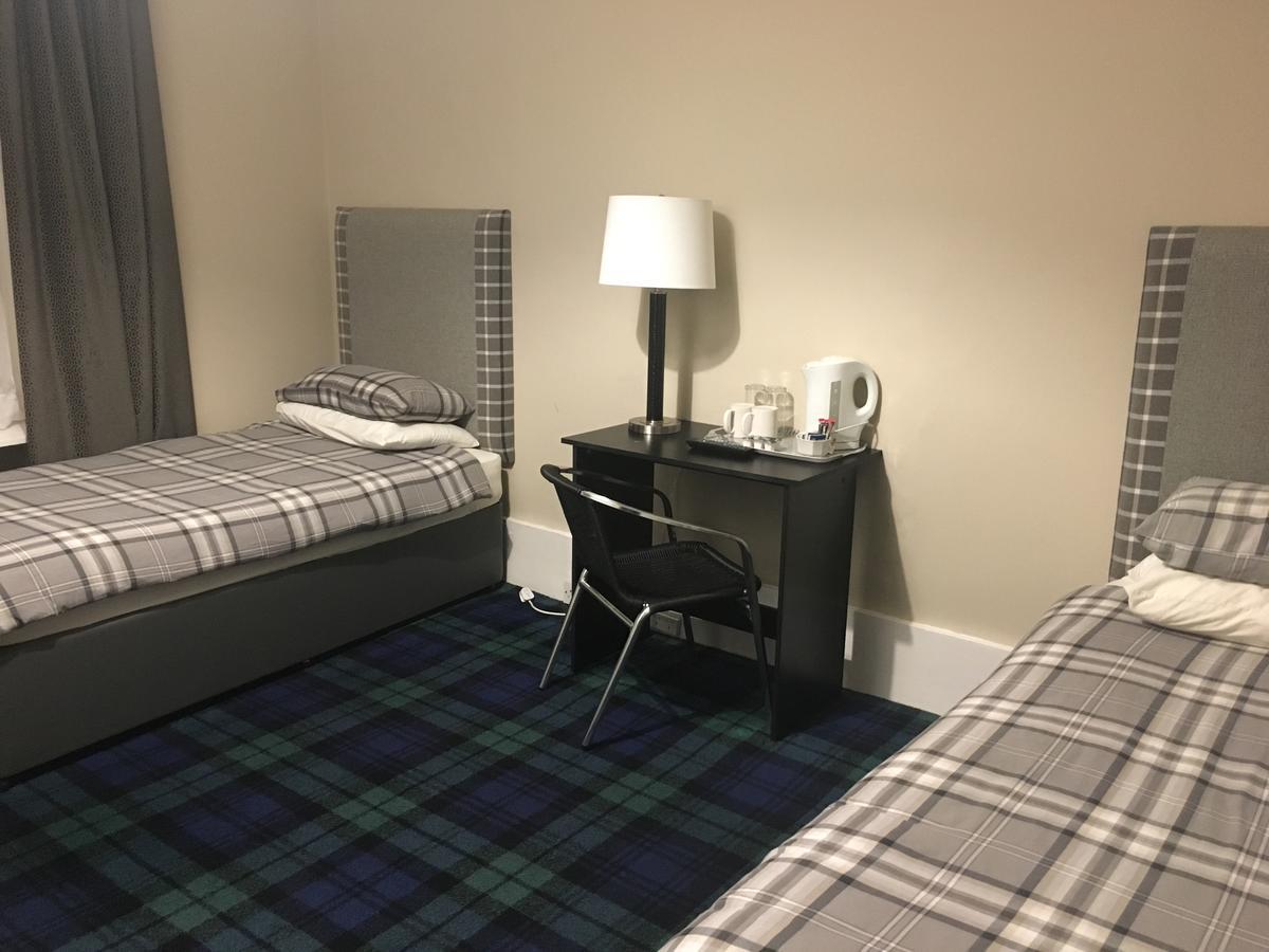 Crookston 3* Glasgow