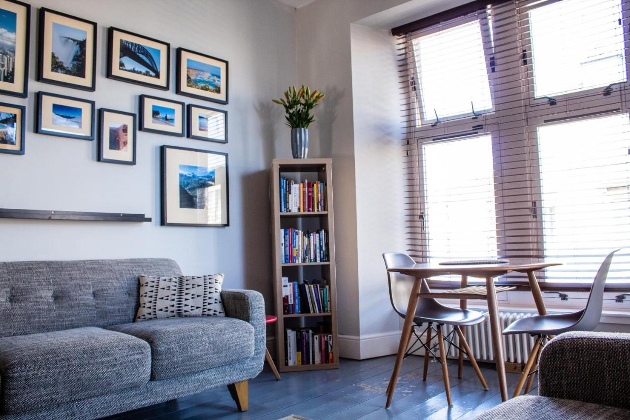 Anchored - Unique In Glasgow's West End Apartment *
