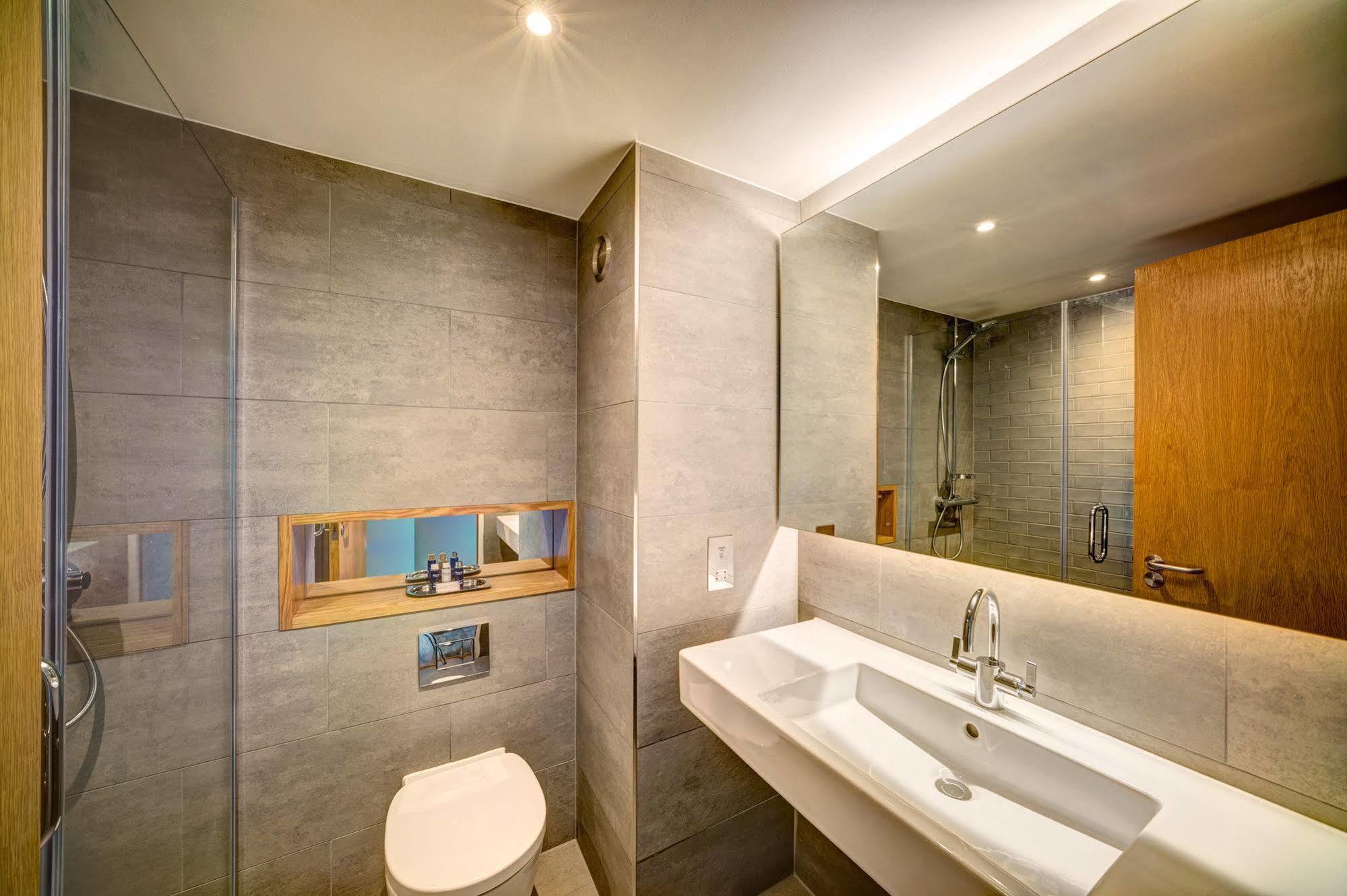 Hotel Apex Of 4*