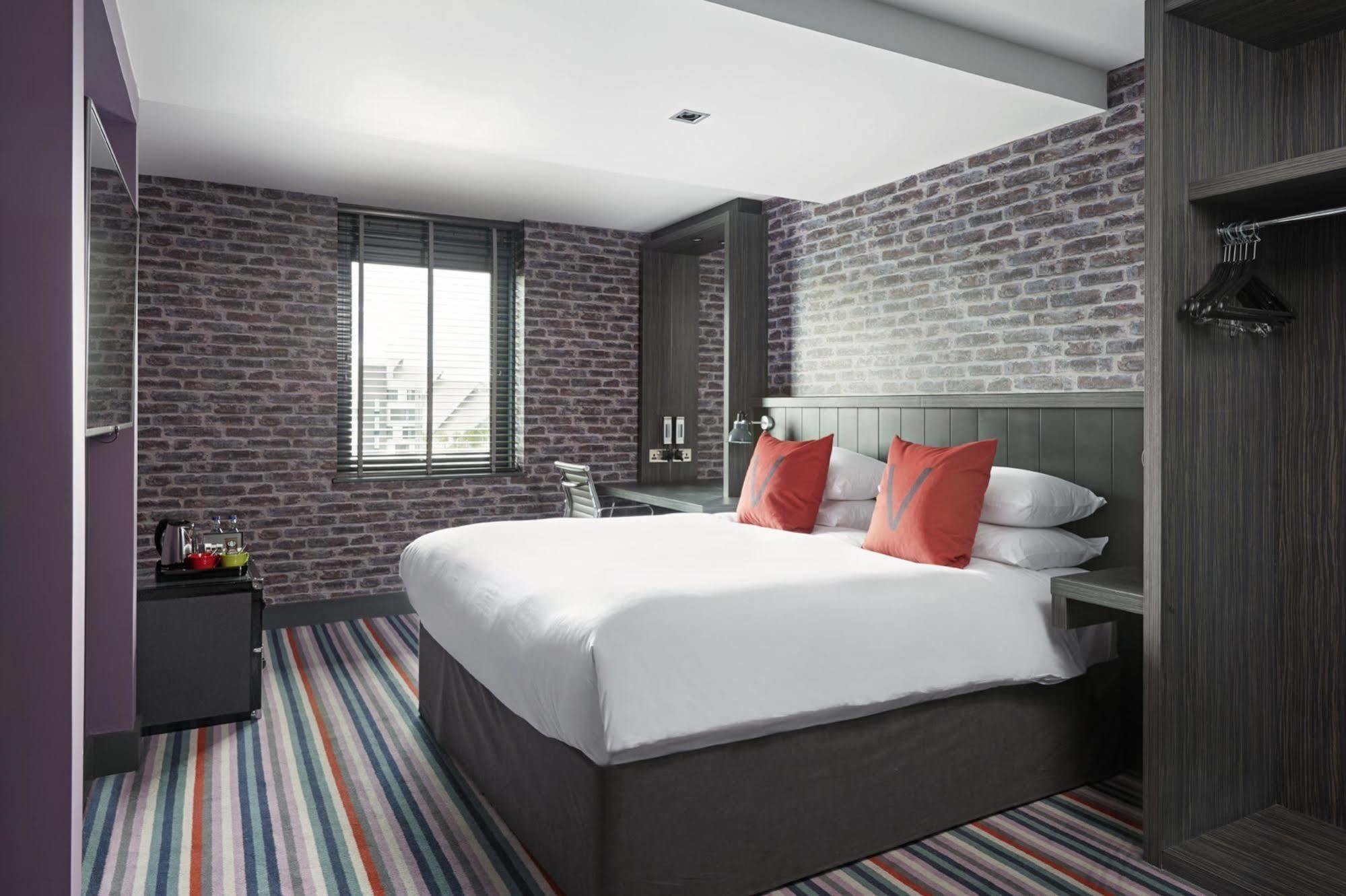 Village Hotel 4*