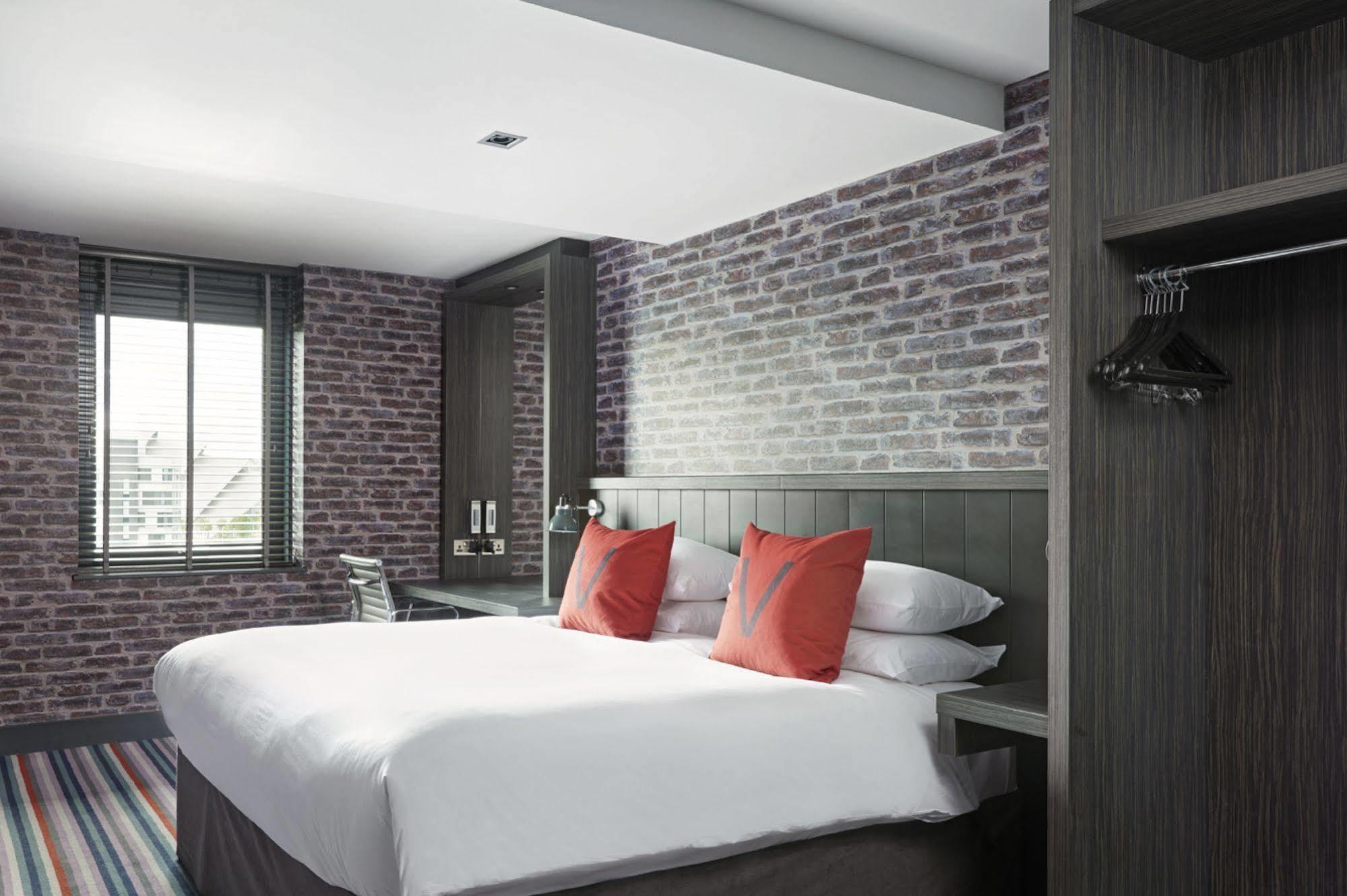 Village 4* Glasgow