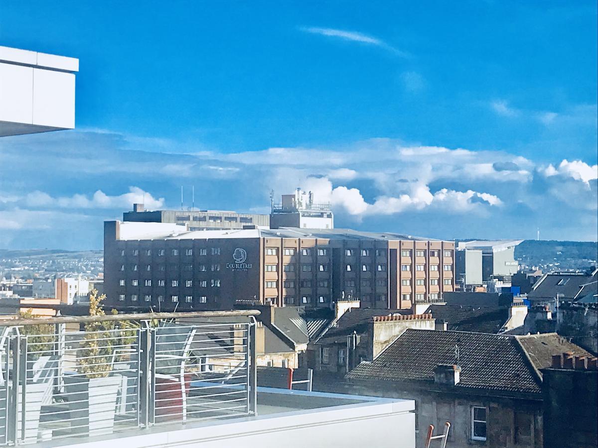 Apartment City Centre Penthouse With Parking - 3 Bedrooms, 3 Bathrooms, 1 Living Room/kitchen - Huge Terrace Glasgow
