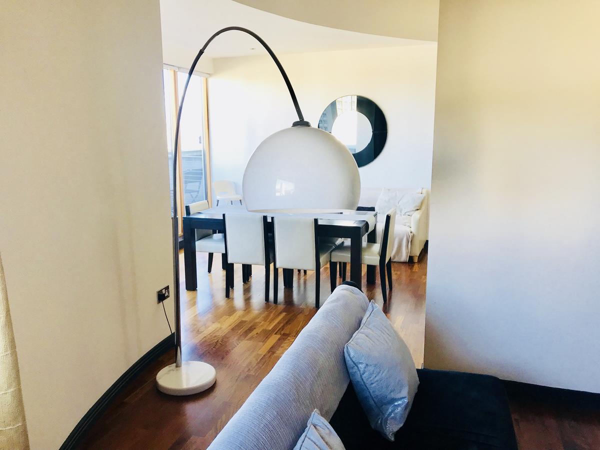 City Centre Penthouse With Parking - 3 Bedrooms, 3 Bathrooms, 1 Living Room/kitchen - Huge Terrace Apartment *