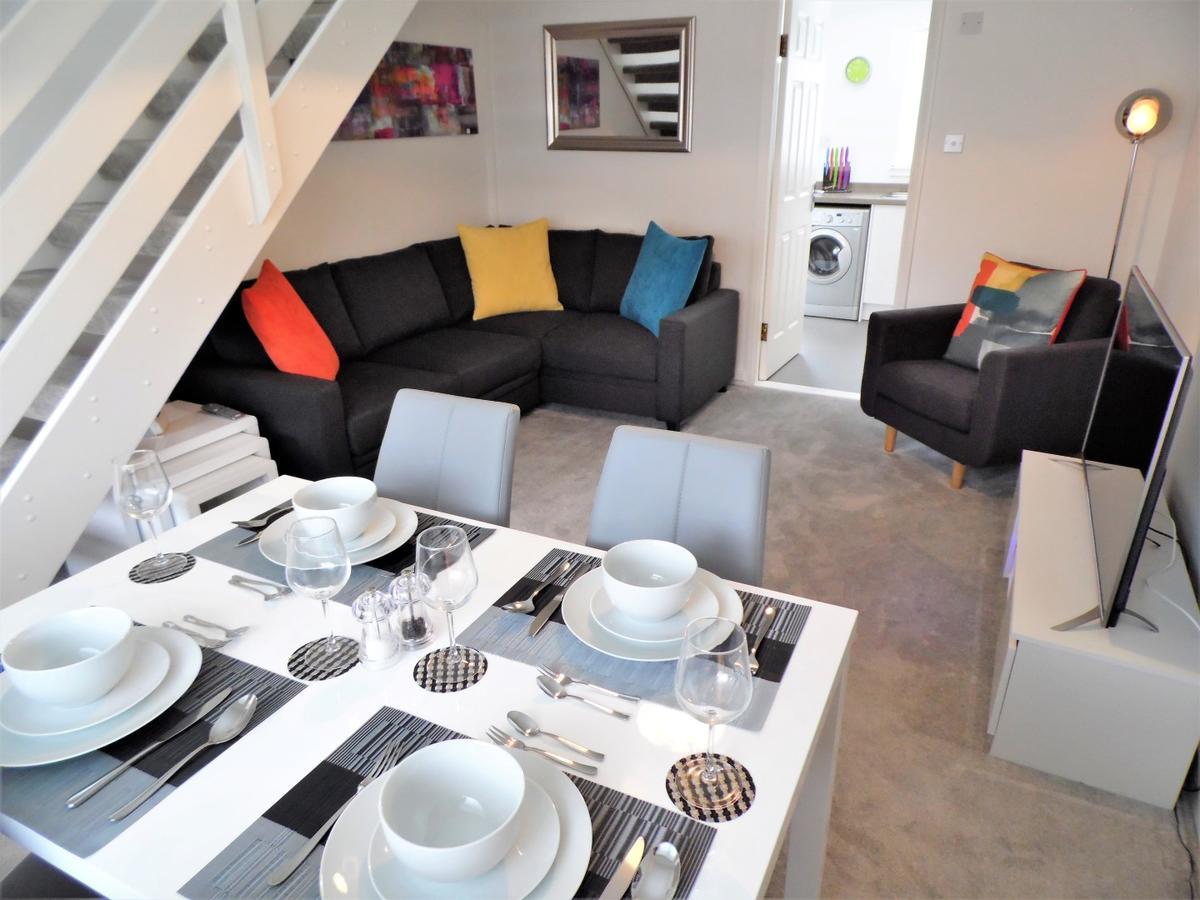 Apartment Signature - Redstone House - Newton Mearns *
