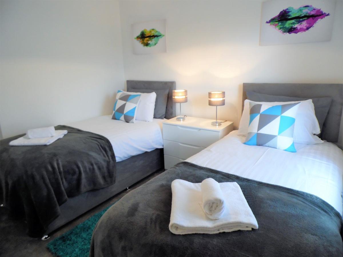 Apartment Signature - Redstone House - Newton Mearns
