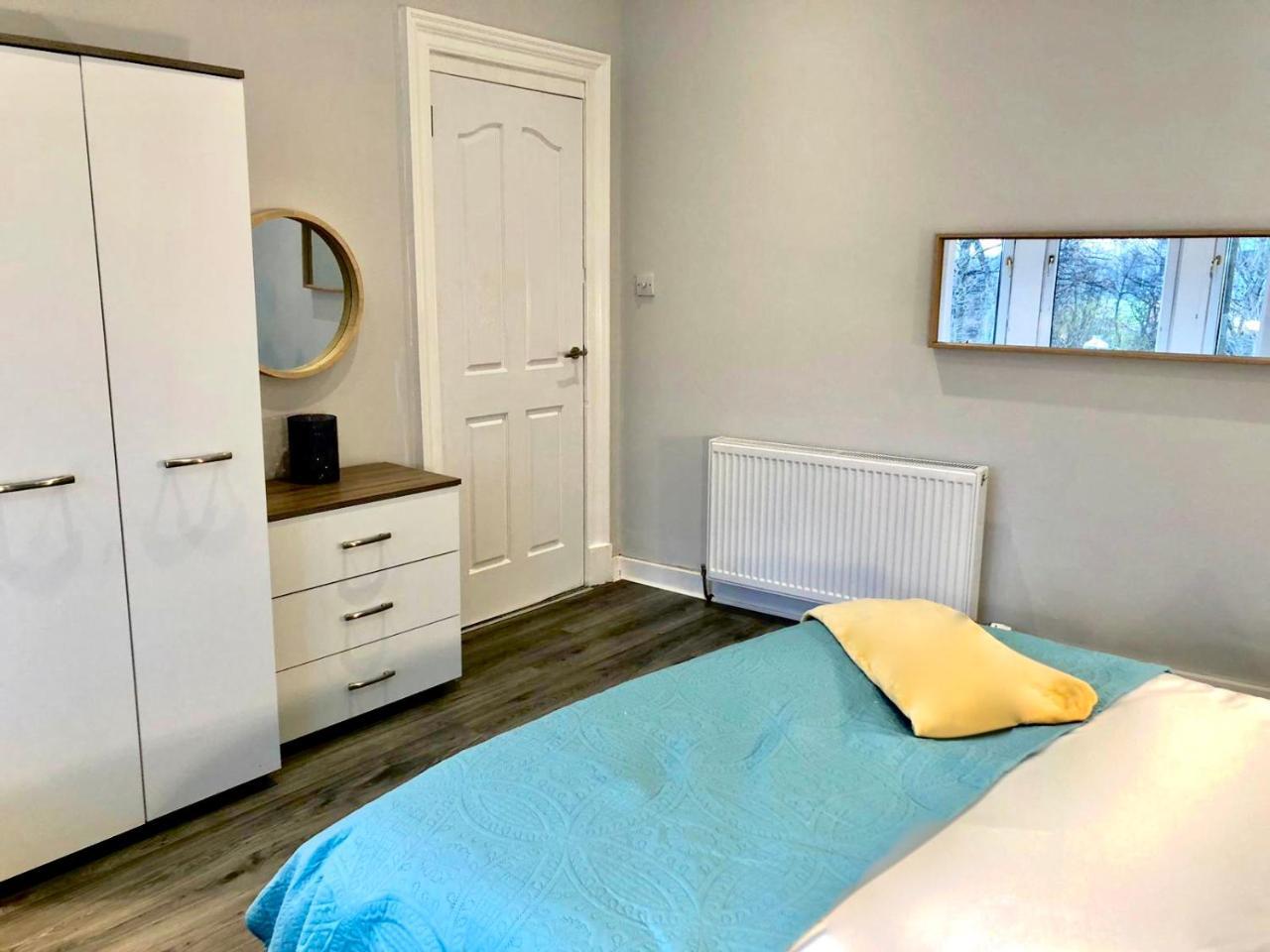 Byevo Almar - Close To And Airport - Perfect For Contractors Or Large Groups *