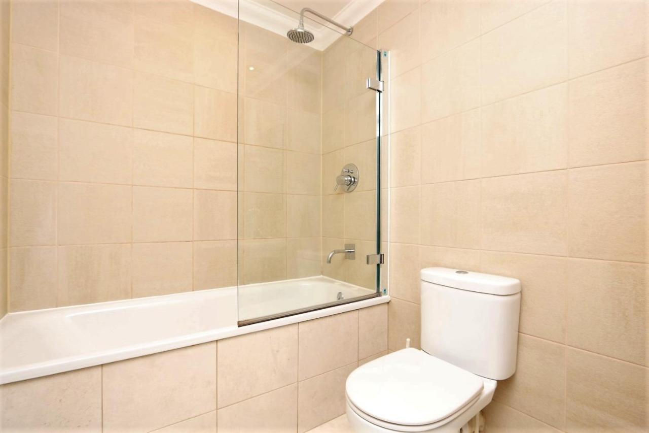 219 Saint Vincent Street Apartment