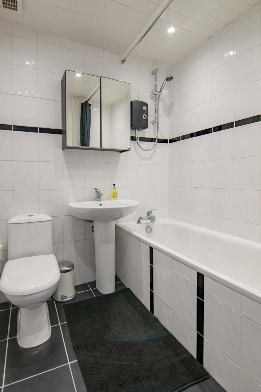 Stunning 2 Bed Flat In The Heart Of Merchant City * Glasgow