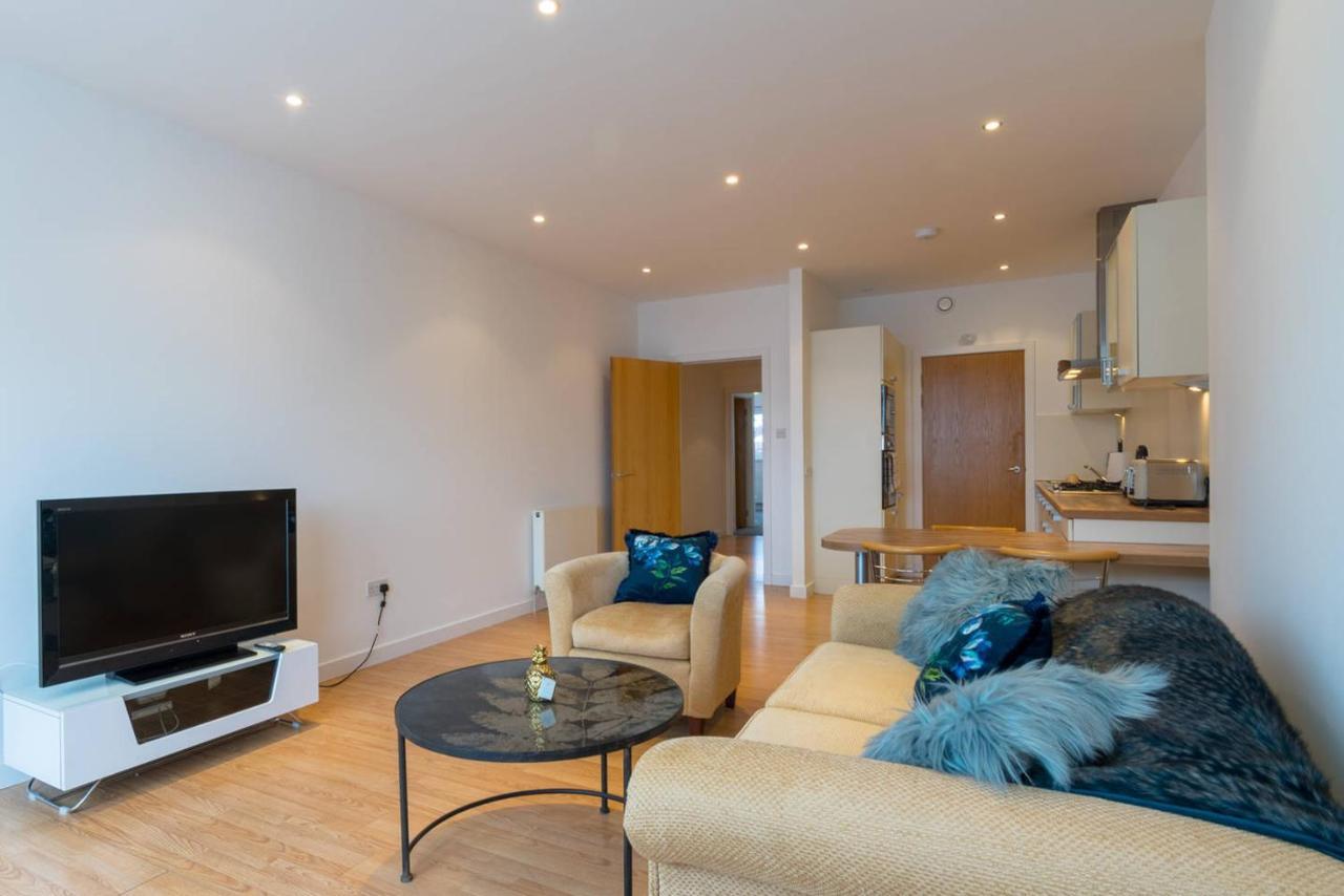 2 Bedroom Luxury In West End * Glasgow