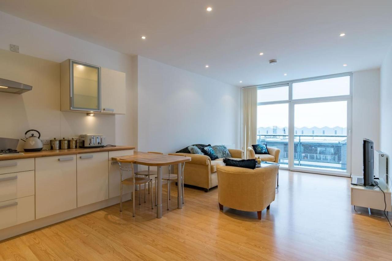 2 Bedroom Luxury In West End Apartment