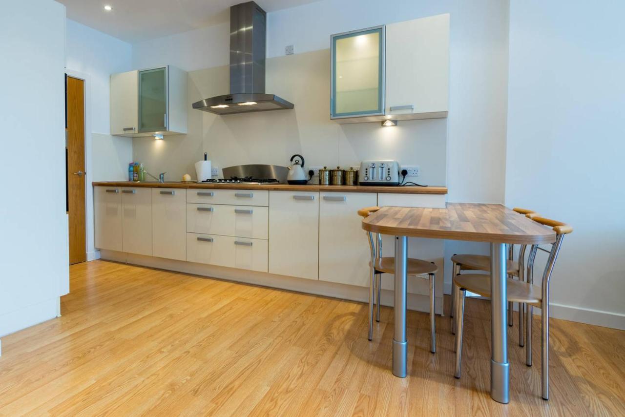 2 Bedroom Luxury In West End *