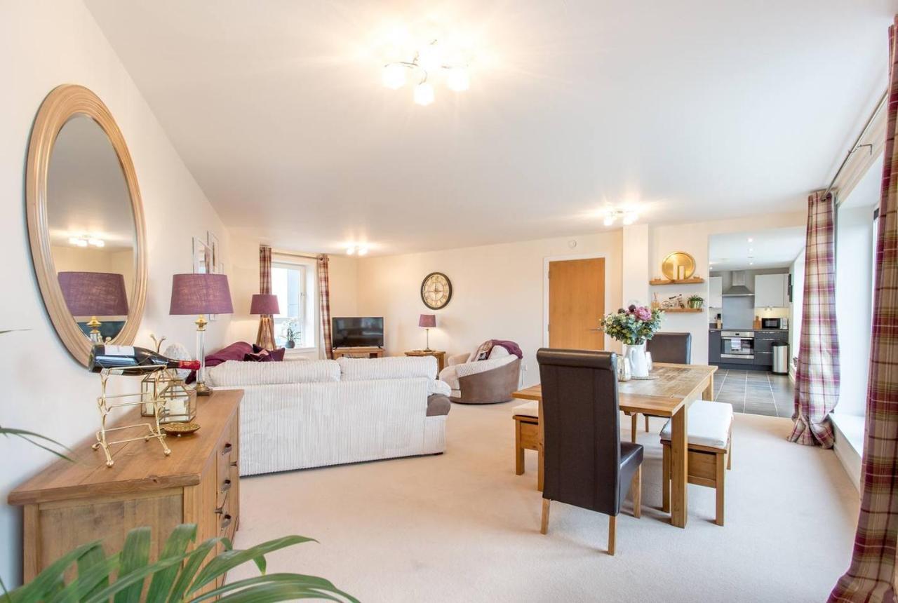 Altido Luxury Penthouse With Balcony Minutes From Secchydro Glasgow