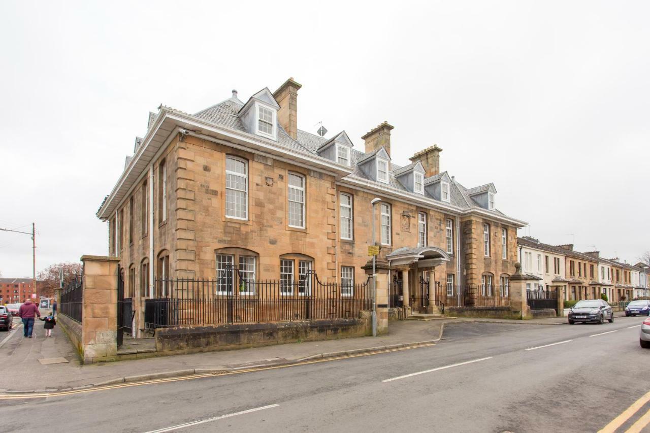 Lomond Serviced Apartments- Hydro House Holiday home *