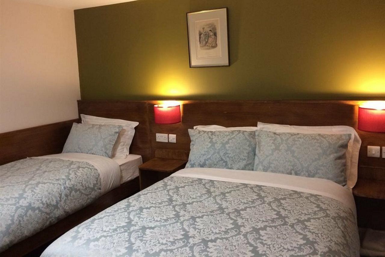 Crosshill House 4*