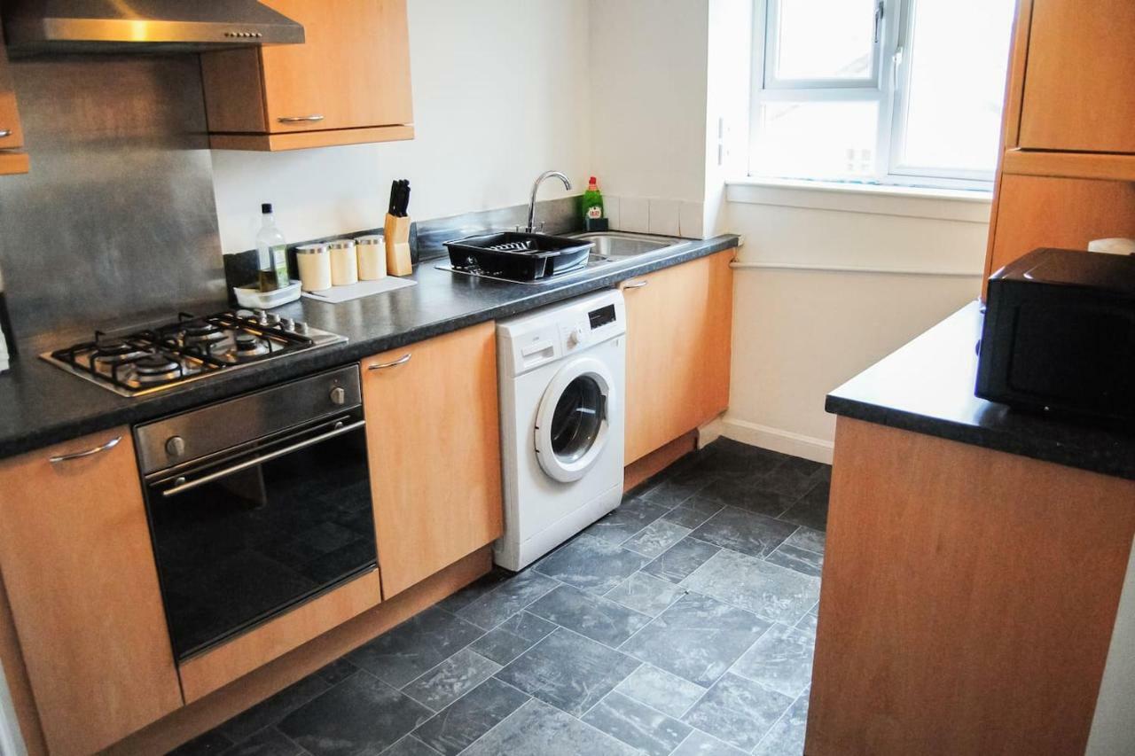 2 Bedroom Dennistoun Apartment With A Balcony Apartment