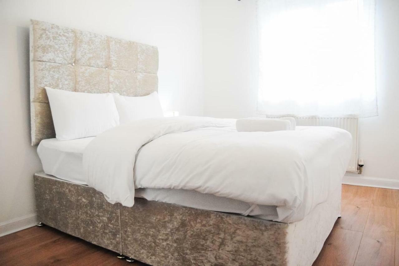 2 Bedroom Dennistoun Apartment With A Balcony Apartment