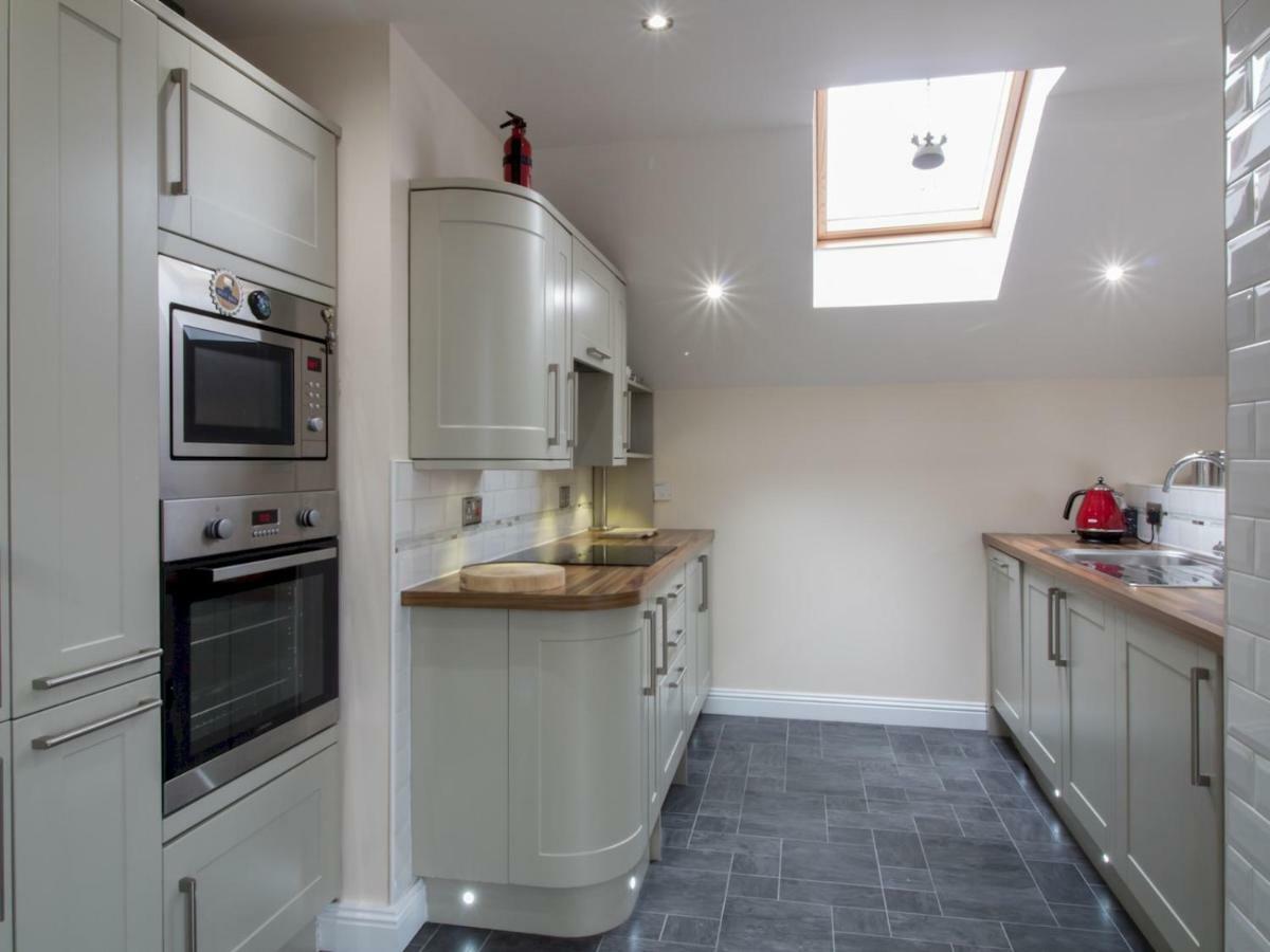 Luxury 2bd Penthouse Private Lift & Swimming Pool Glasgow