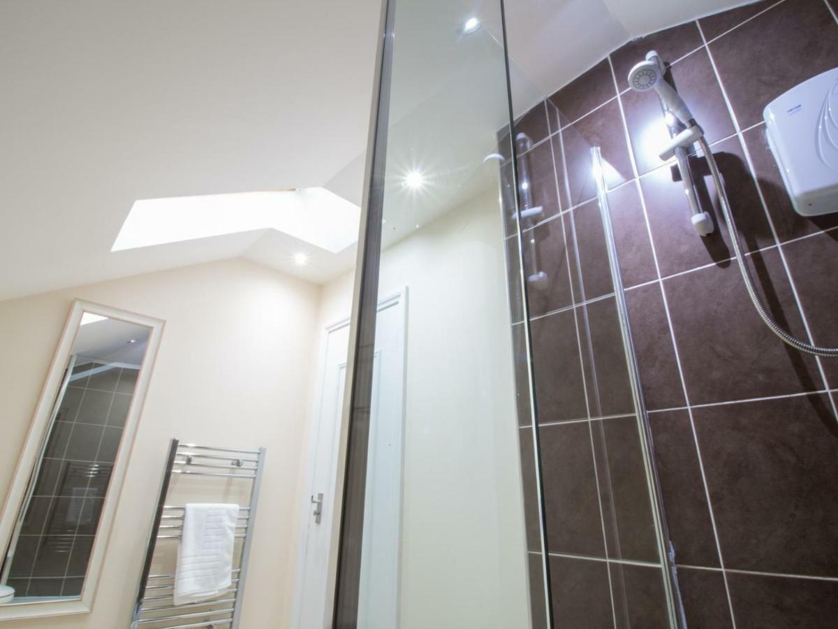 Luxury 2bd Penthouse Private Lift & Swimming Pool Apartment