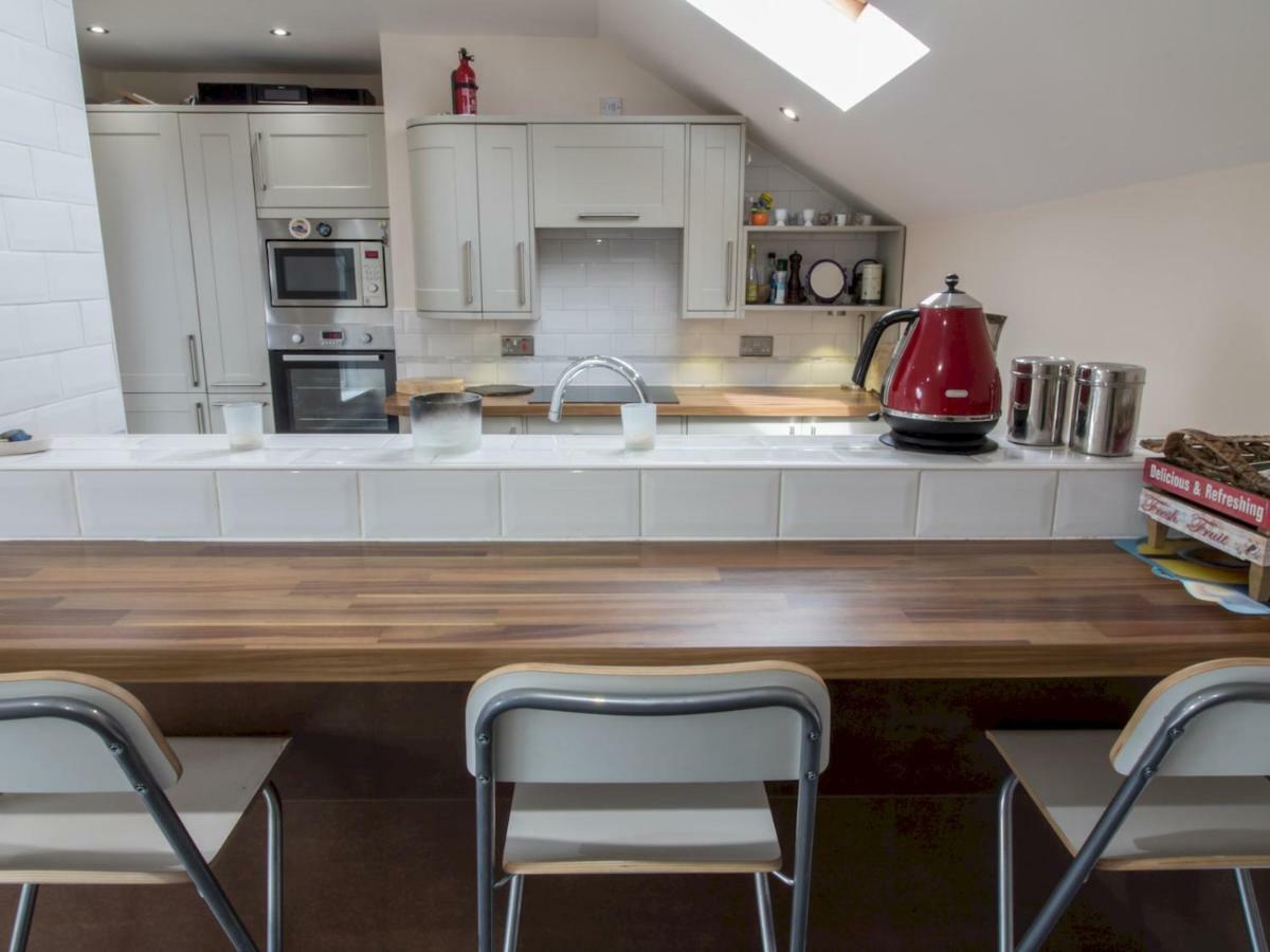 Luxury 2bd Penthouse Private Lift & Swimming Pool Glasgow