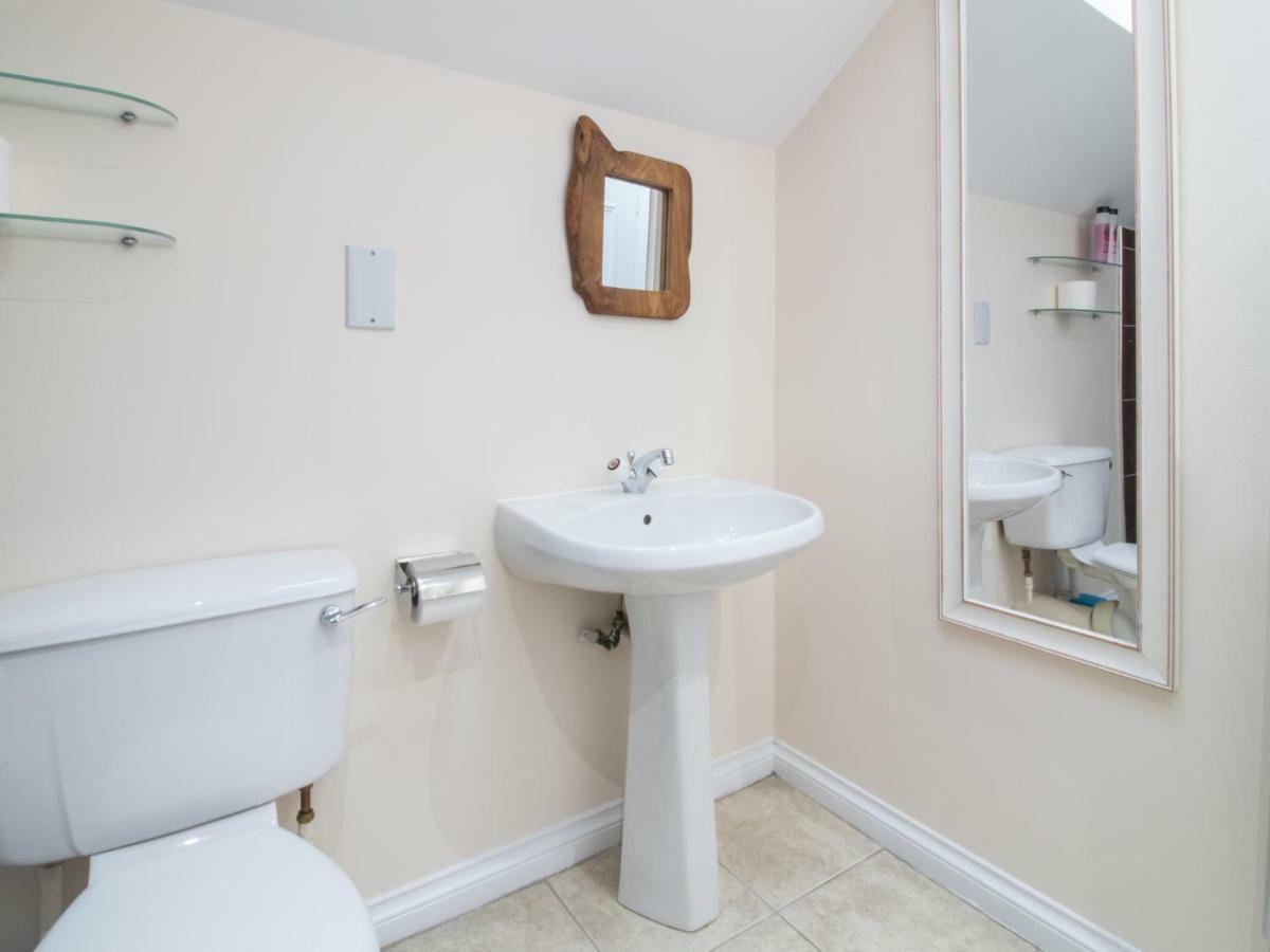 Luxury 2bd Penthouse Private Lift & Swimming Pool Glasgow