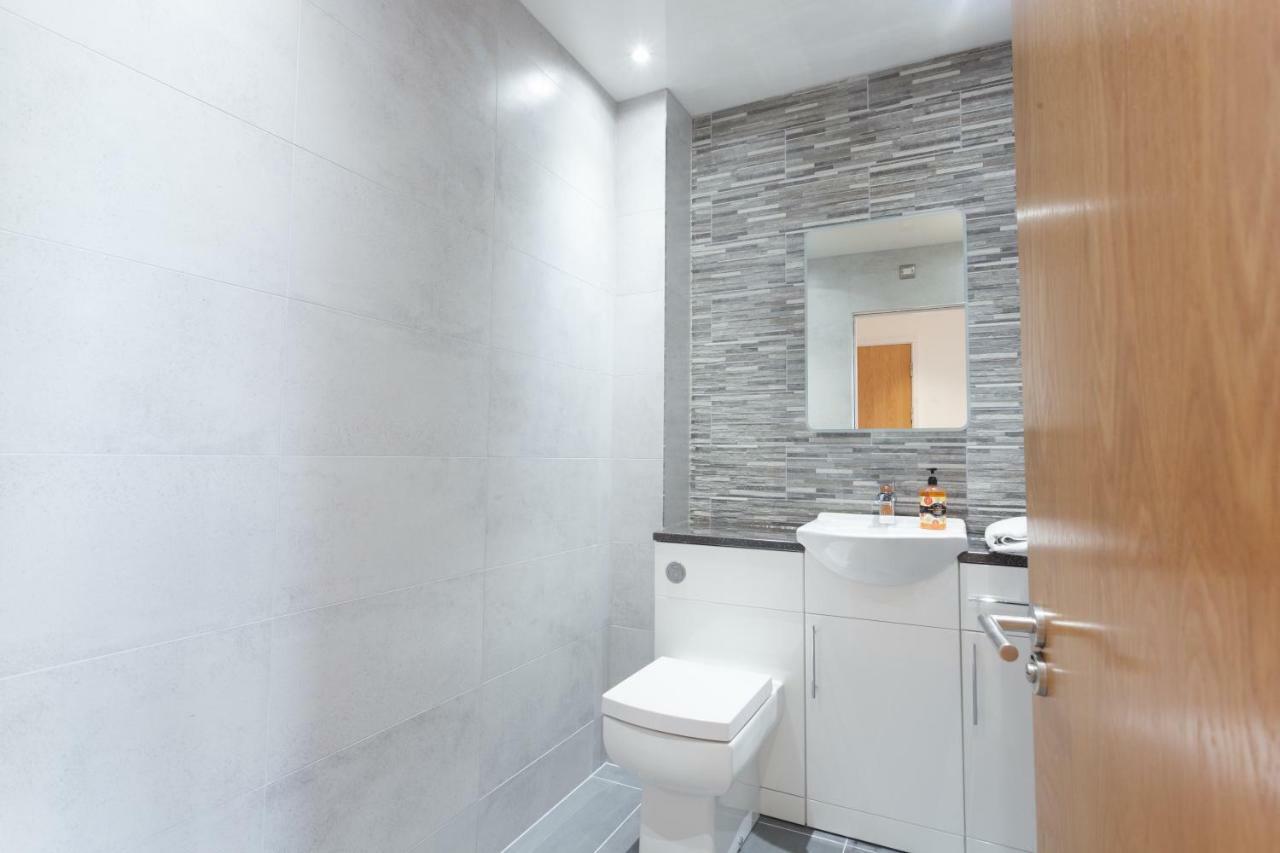 Centre With Free Secure Underground Parking Apartment