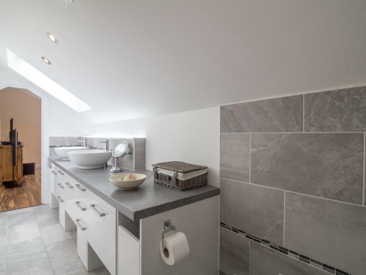 Apartment Luxury 2bd Penthouse Private Lift & Swimming Pool