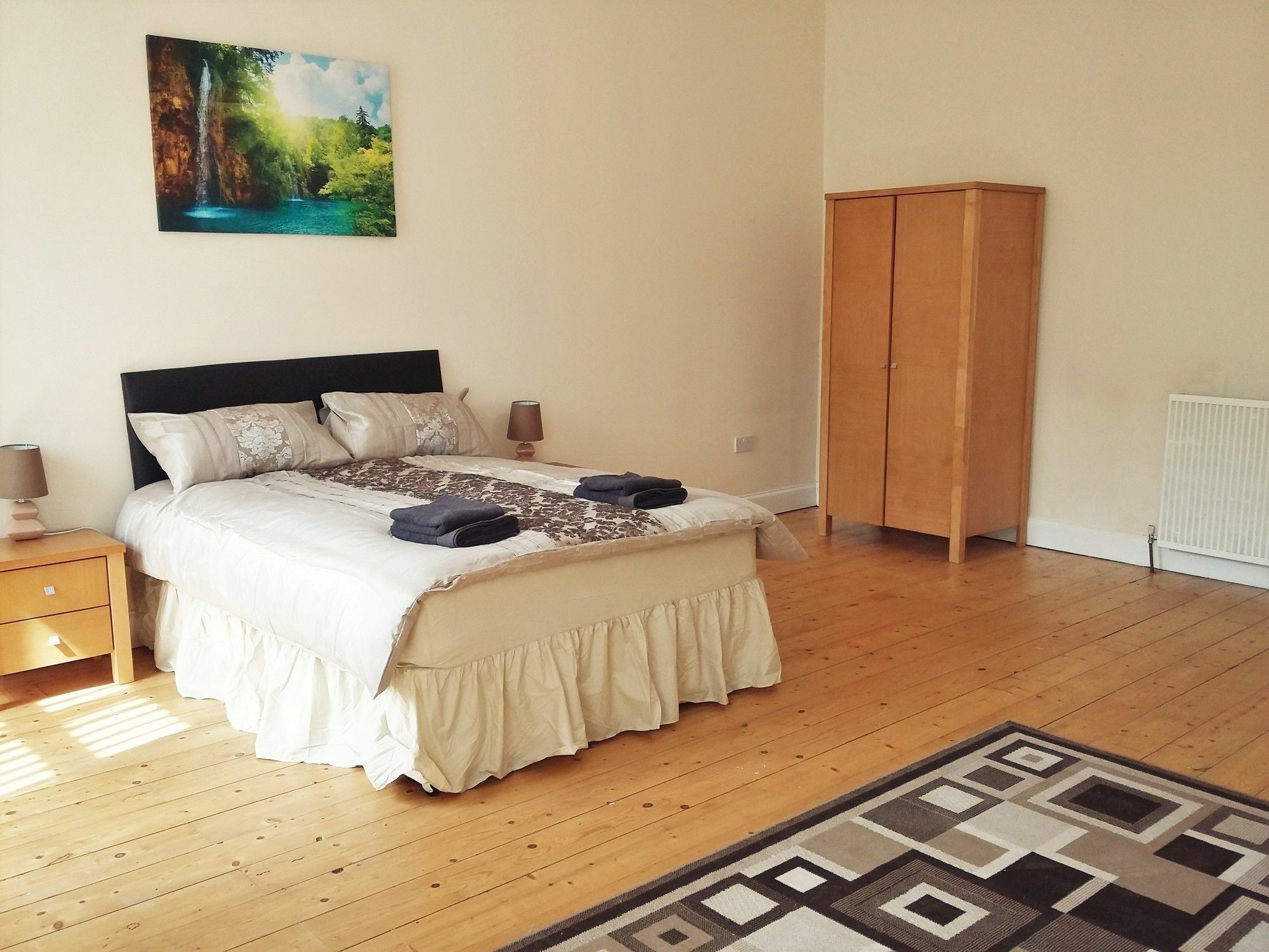Apartment Large 3 Bed West End