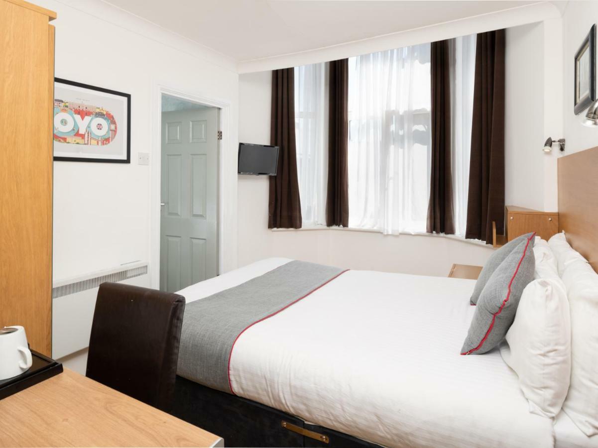 Charing Cross 3*