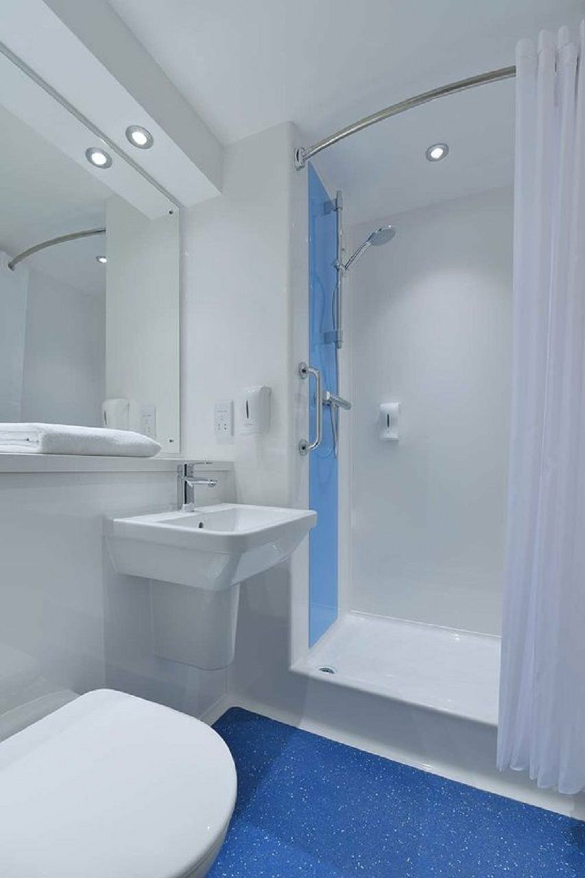 Travelodge Queen Street