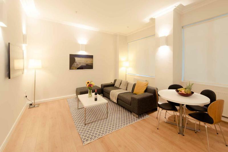 Premier George Square 4*