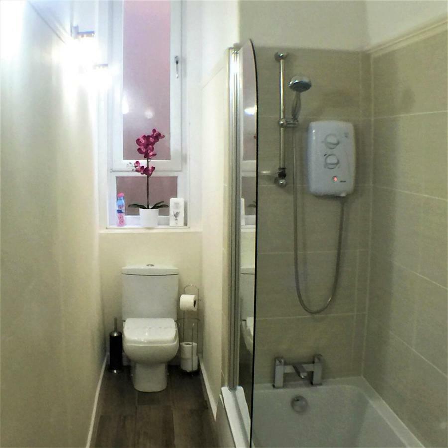 Trefoil - 2 Bedrooms * Glasgow