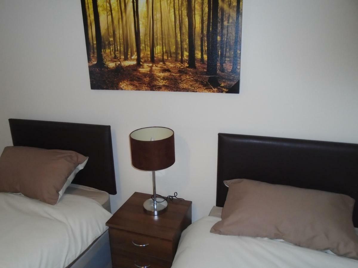 Clydebank Apartment *